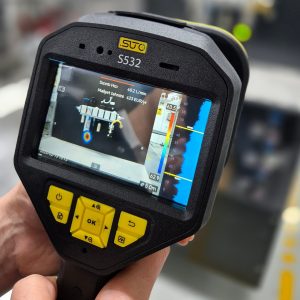 S532 Acoustic leakage camera for compressed air and gas leaks - in use - close-up